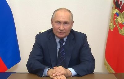 Путин в телеграмме Си отметил впечатляющие успехи КНР в экономике, науке и технике