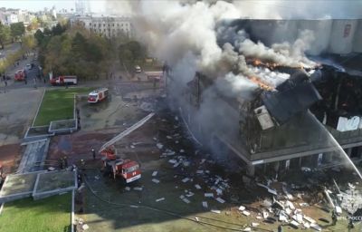 На месте пожара в театре Хабаровска задержали мигрантов