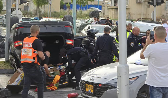 Министр нацбезопасности Израиля попал в аварию под Тель-Авивом