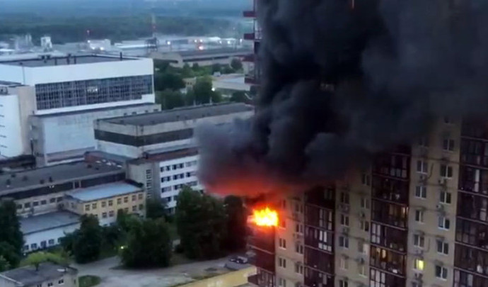 В подмосковном Королеве возник пожар в жилом доме. Есть погибшие