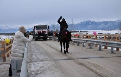 На севере Бурятии открыли движение по новому автомобильному мосту - Новости на Вести.ru