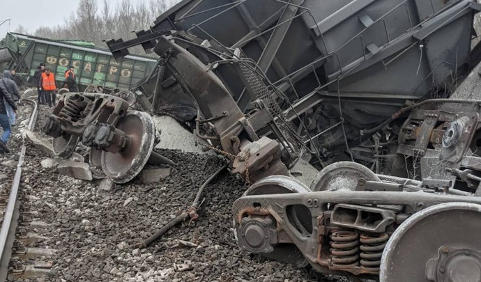 Два десятка вагонов сошли с рельсов под Рязанью