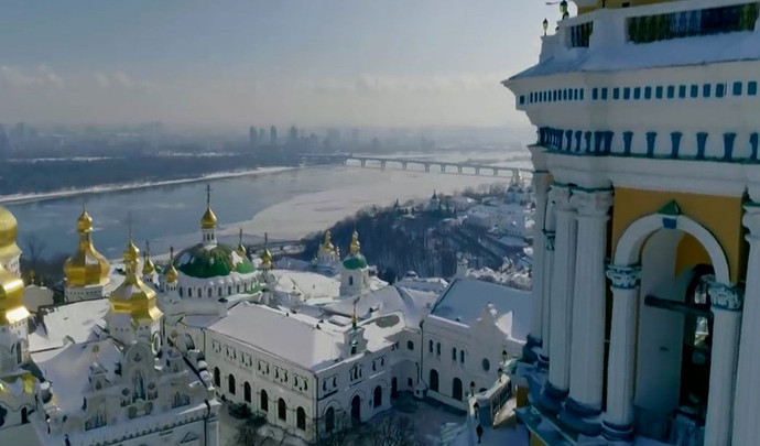 Монахам Киево-Печерской лавры угрожали в рождественскую ночь