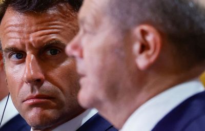 Медведев: Макрону и Шольцу после выборов в Европарламент пора на свалку истории