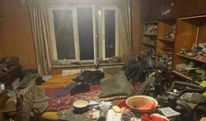 В захламленной московской квартире найдены два трупа
