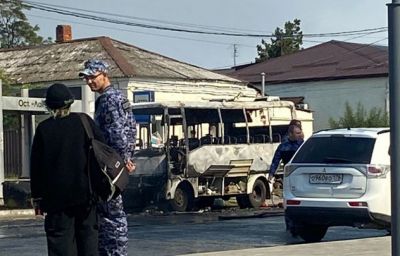 Водитель вывел пассажиров из вспыхнувшего автобуса в Темрюке