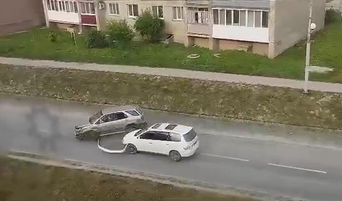 На Сахалине полиция разбирается в причинах драки, повлекшей ДТП и стрельбу