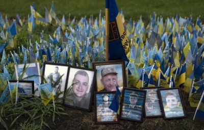 Подполковник ВС США Дэвис: сотни тысяч украинцев погибнут зря