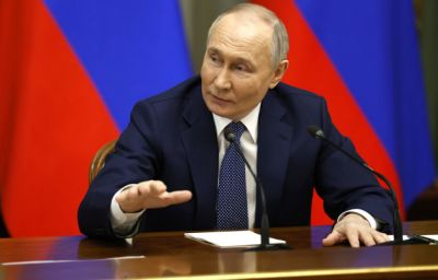 Путин заявил, что Запад пытается "наказать" Россию