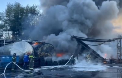 На заводе в Рязани, где загорелся битум, ликвидирован масштабный пожар