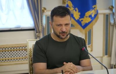 Лукашенко: Зеленский де-юре нелегитимен, но решения принимает он