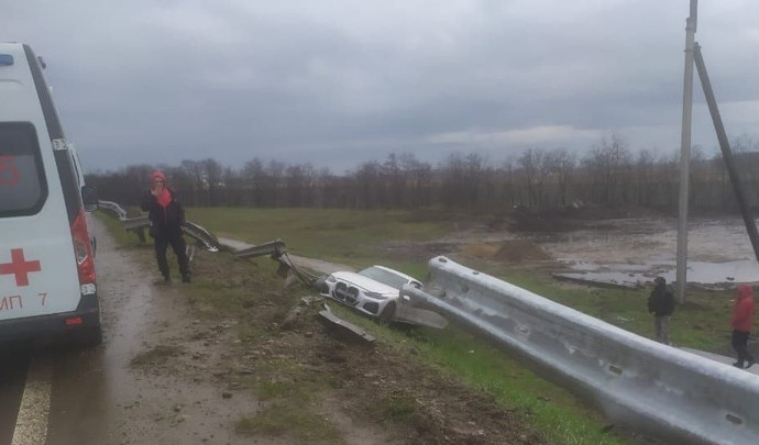 Шестилетняя девочка погибла в ДТП в Краснодаре на глазах у матери