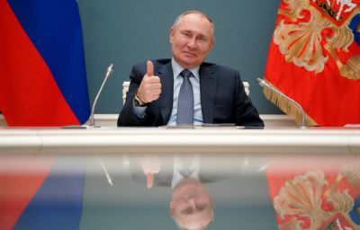 Путин встретится с участниками программы "Время героев" и вручит госпремии