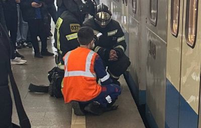 Очевидцы утверждают, что в московском метро погиб пассажир