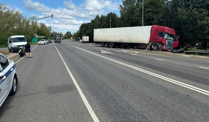 Мужчина погиб в ДТП с фурой в Тульской области