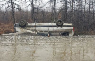 Автобус с 16 пассажирами перевернулся на трассе "Колыма" под Магаданом