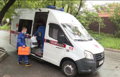 В Хабаровске пятилетняя девочка госпитализирована после падения с седьмого этажа