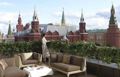 Гостиница Four Seasons Hotel Moscow и галерея "Модный сезон" отойдут государству